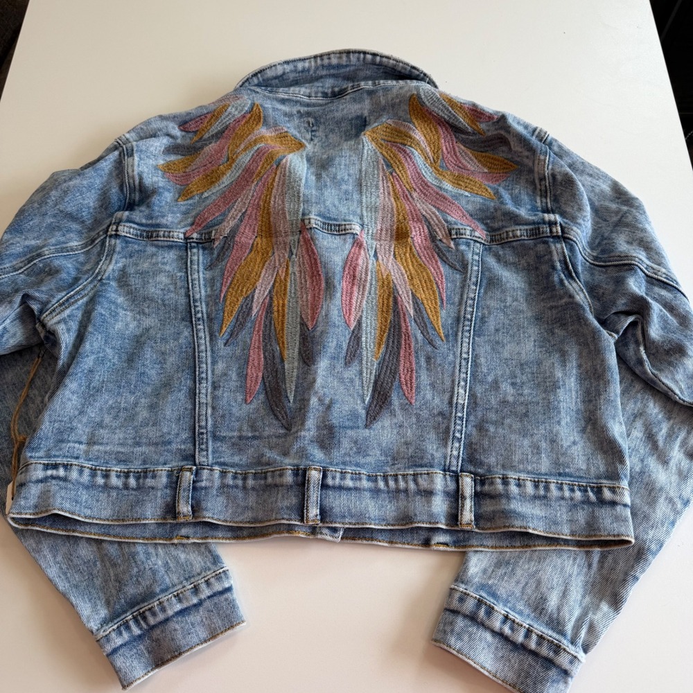 Austin Landing Acid Wash Denim Jacket Angel Wing Embroidered Cropped Small New